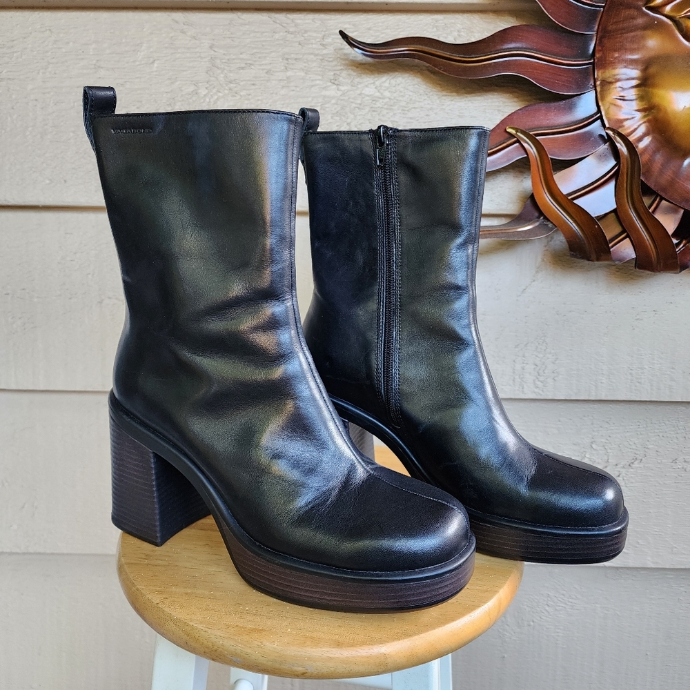 Vagabond Brooke 9/40 black leather platform boot  NWOT